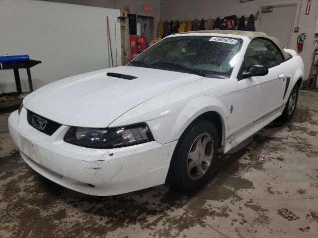 2000 Ford Mustang