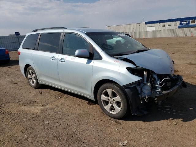 2017 Toyota Sienna LE