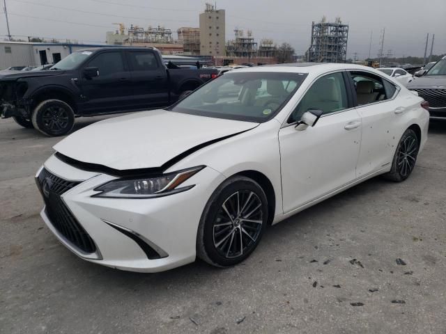 2022 Lexus ES 300H Base