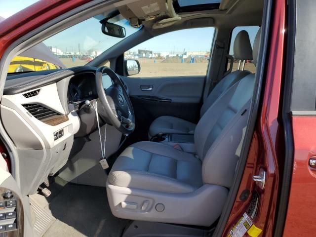 2017 Toyota Sienna XLE