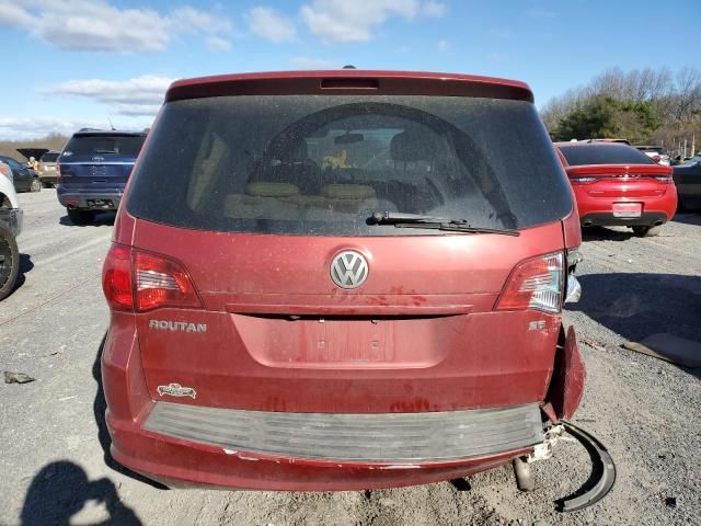 2010 Volkswagen Routan SE