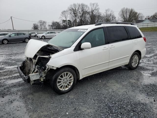 2010 Toyota Sienna XLE