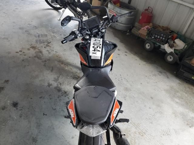 2022 KTM 390 Duke