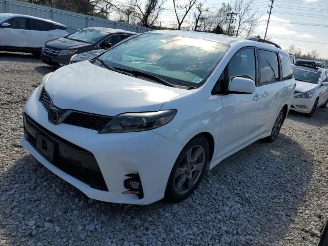 2018 Toyota Sienna SE