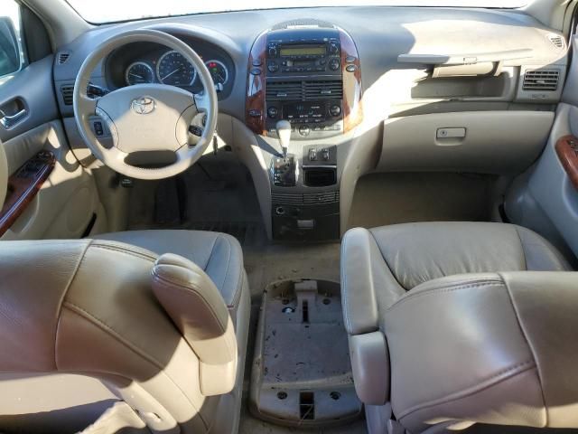 2004 Toyota Sienna XLE