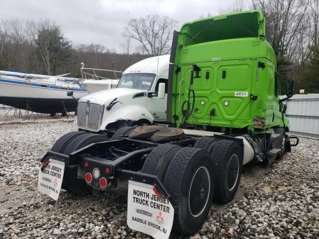 2020 Freightliner Cascadia 126