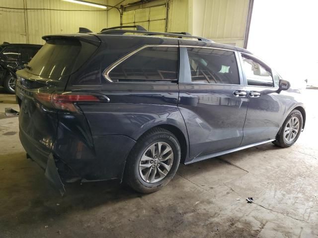 2022 Toyota Sienna XLE