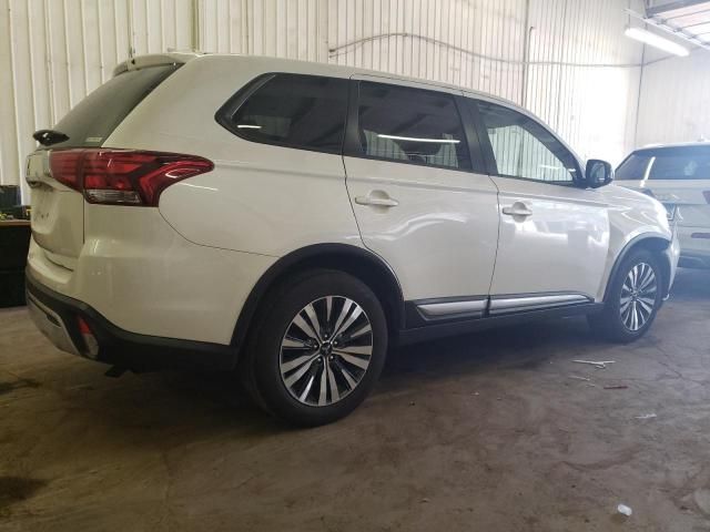 2020 Mitsubishi Outlander SE