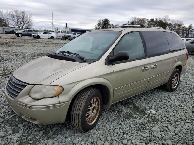 2005 Chrysler Town & Country Limited