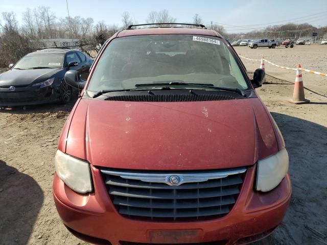 2006 Chrysler Town & Country LX