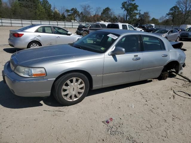 2006 Lincoln Town Car Signature Limited