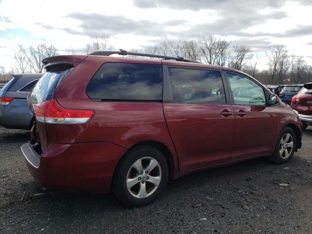 2013 Toyota Sienna LE