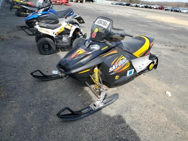 2003 Skidoo Snowmobile