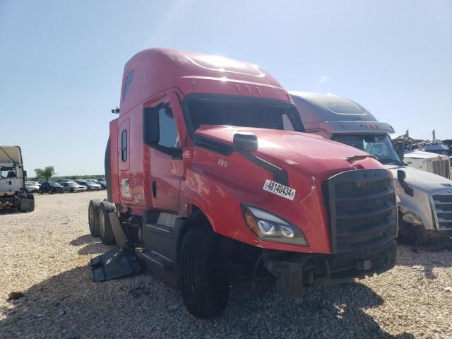 2019 Freightliner Cascadia 126