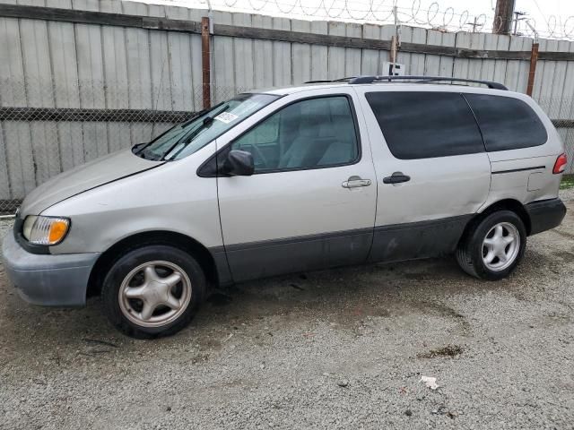 2001 Toyota Sienna CE