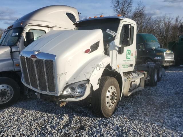 2015 Peterbilt 579