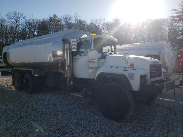 2001 Mack 600 RD600