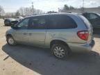 2004 Chrysler Town & Country LX