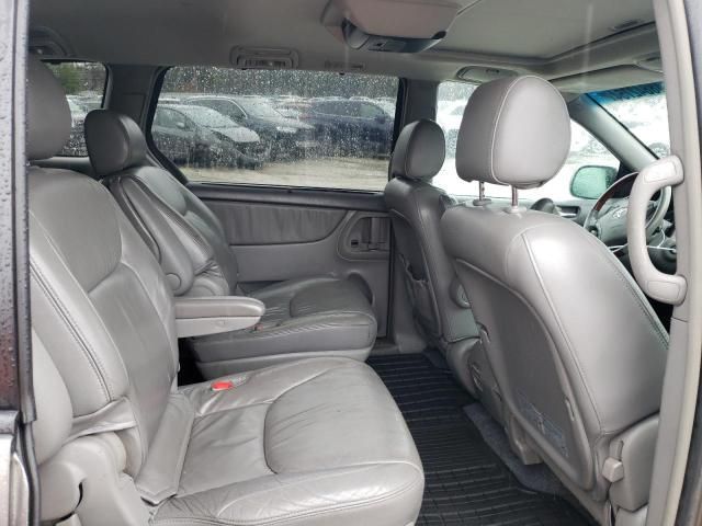 2004 Toyota Sienna XLE