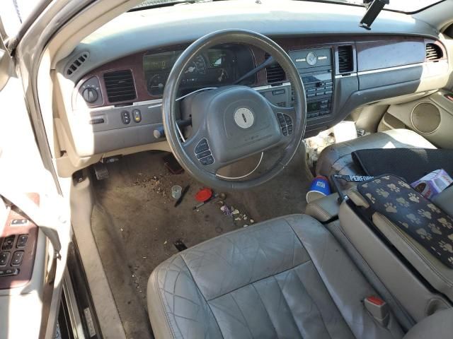 2004 Lincoln Town Car Executive