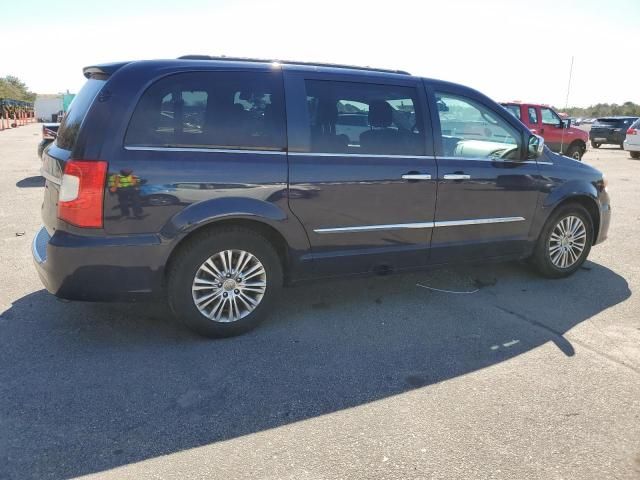 2013 Chrysler Town & Country Touring L