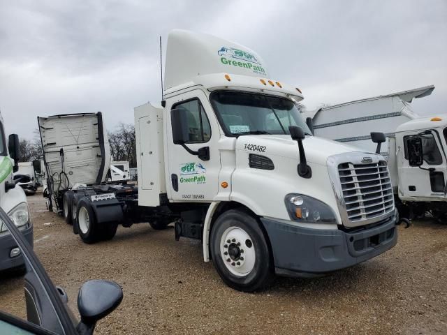 2015 Freightliner Cascadia 113