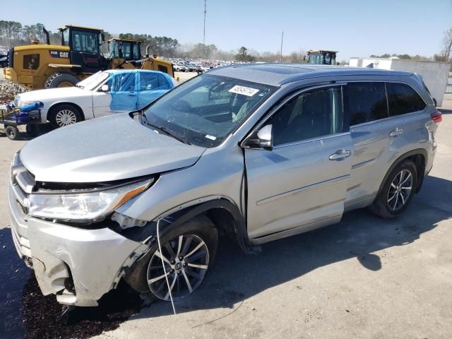 2017 Toyota Highlander SE