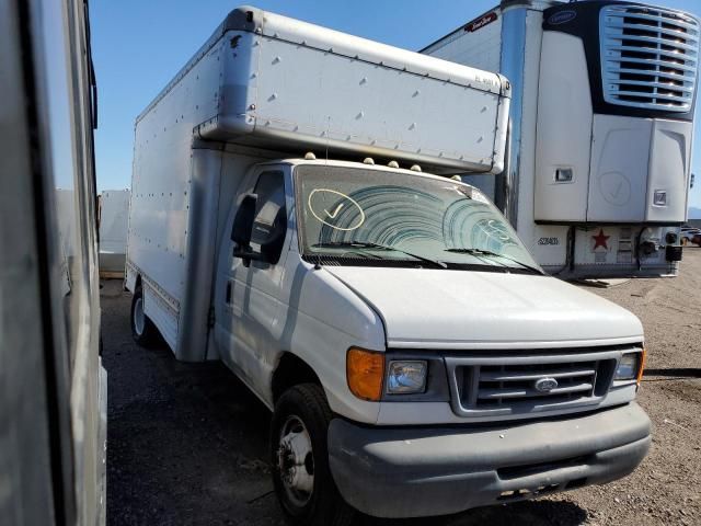 2006 Ford Econoline E450 Super Duty Cutaway Van