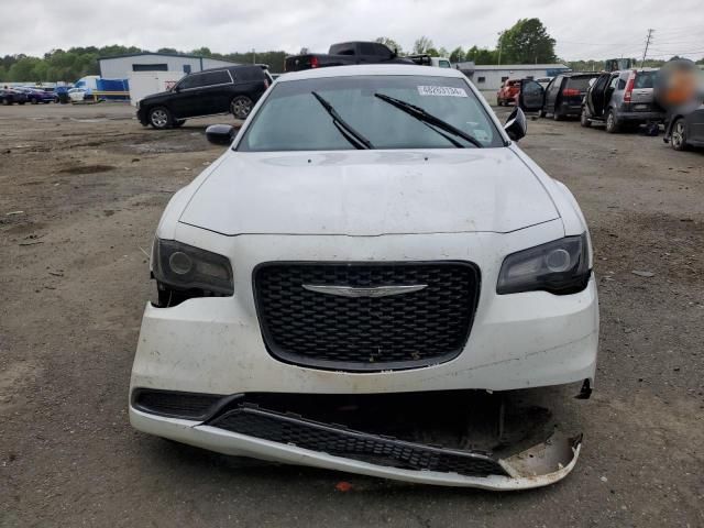 2019 Chrysler 300 Touring