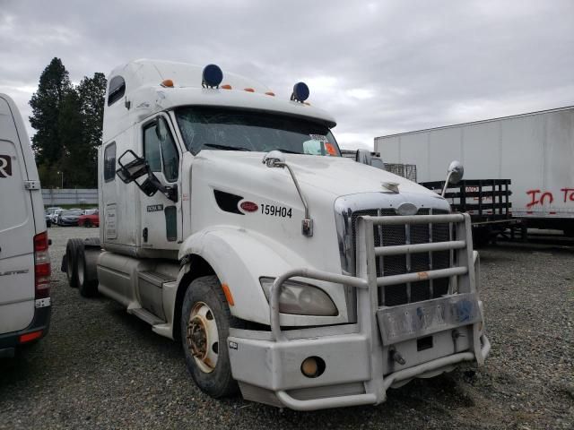 2014 Peterbilt 587