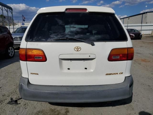 2000 Toyota Sienna CE