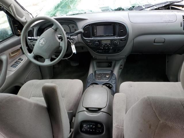 2004 Toyota Sequoia SR5