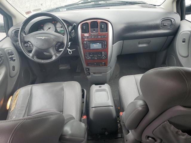 2005 Chrysler Town & Country Limited