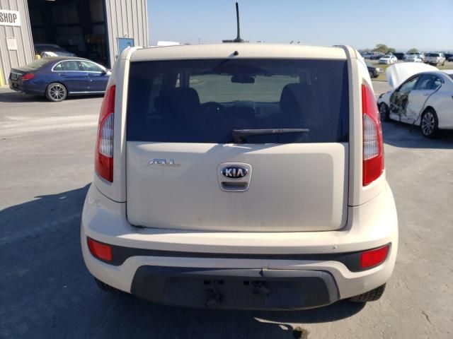 2013 KIA Soul +