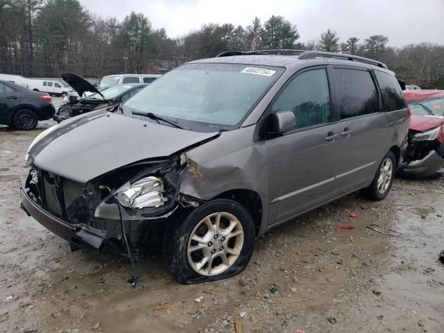 2004 Toyota Sienna XLE