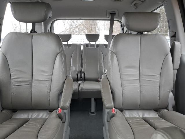 2008 Hyundai Entourage GLS