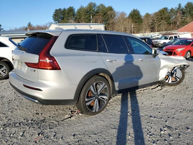 2023 Volvo V60 Cross Country Plus