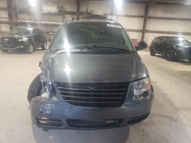 2006 Chrysler Town & Country Touring