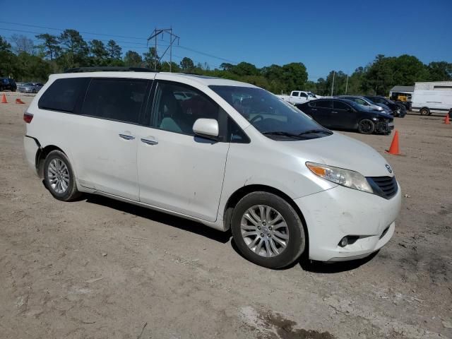 2017 Toyota Sienna XLE