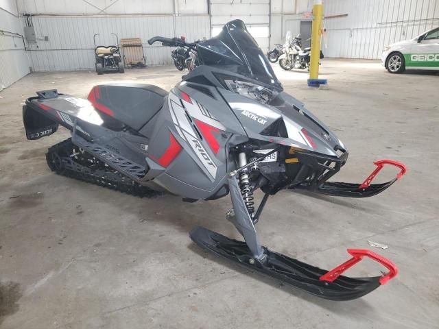 2022 Arctic Cat Riot