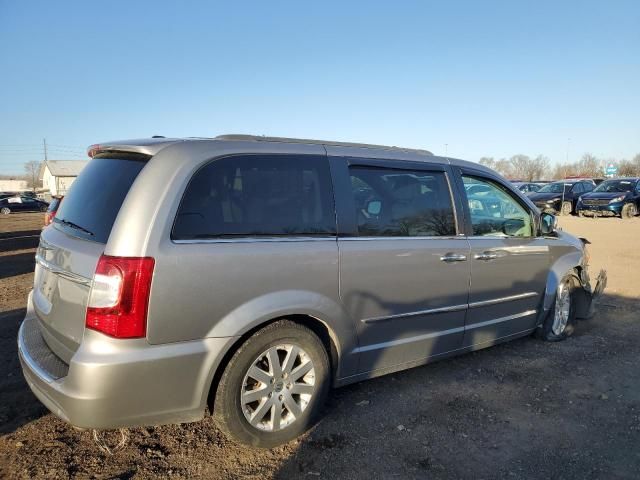 2014 Chrysler Town & Country Touring L