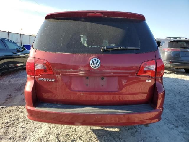 2011 Volkswagen Routan SE