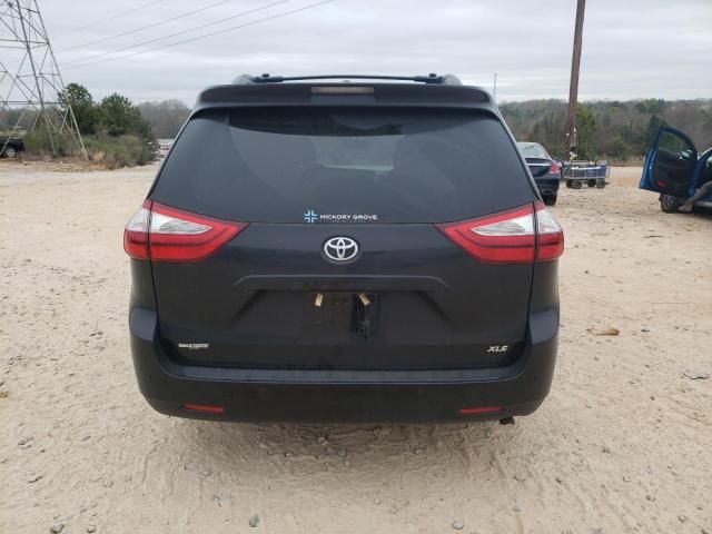 2017 Toyota Sienna XLE