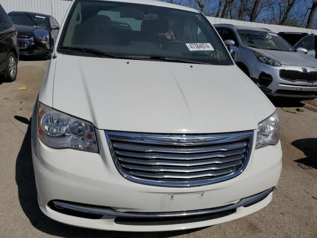 2012 Chrysler Town & Country Touring L