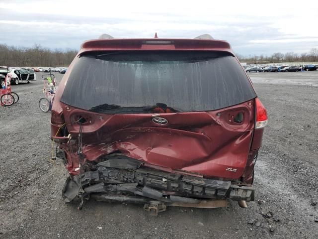 2011 Toyota Sienna XLE