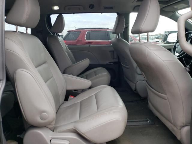 2018 Toyota Sienna XLE