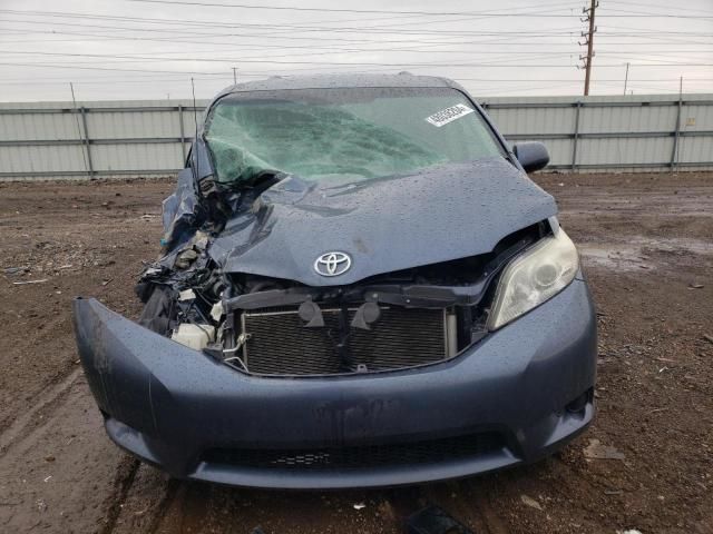 2013 Toyota Sienna LE