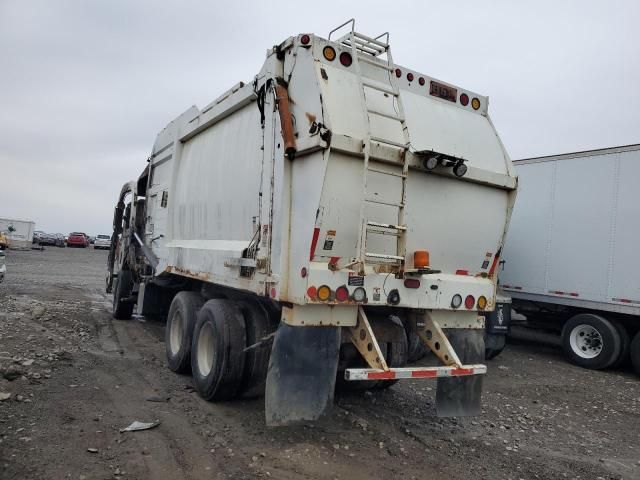 2014 Mack 600 MRU600