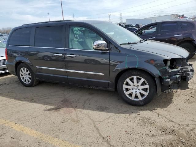 2012 Chrysler Town & Country Touring L