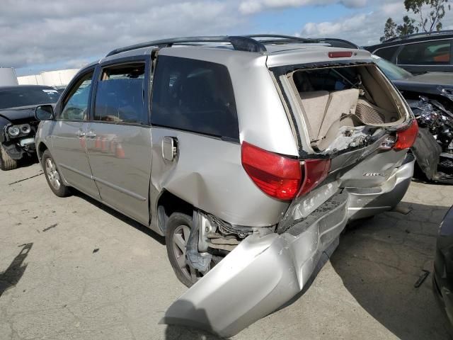 2005 Toyota Sienna CE